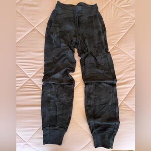 Lululemon joggers. size 2. camo
